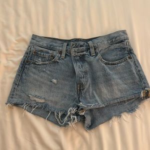 Levi medium wash, jean shorts size 27!
